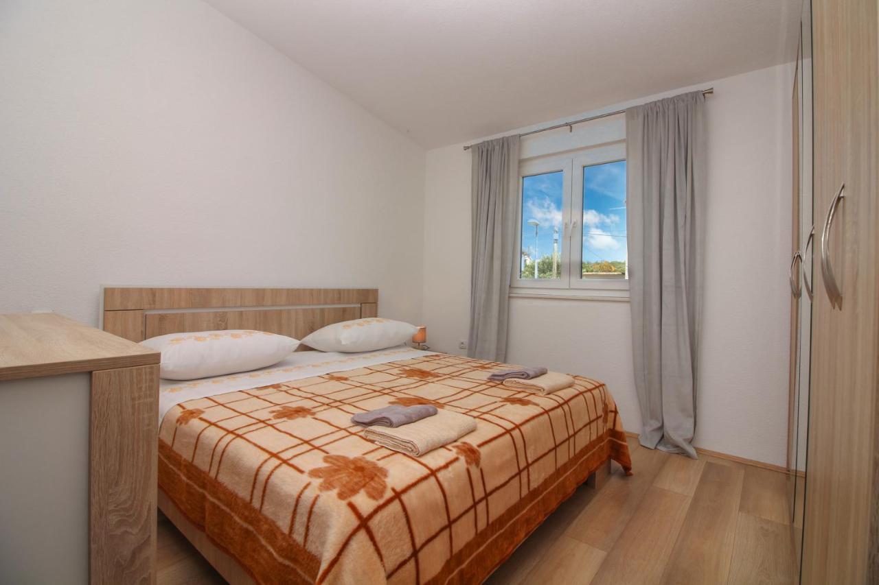 Conte Čikara Apartment Saricevi Exterior foto