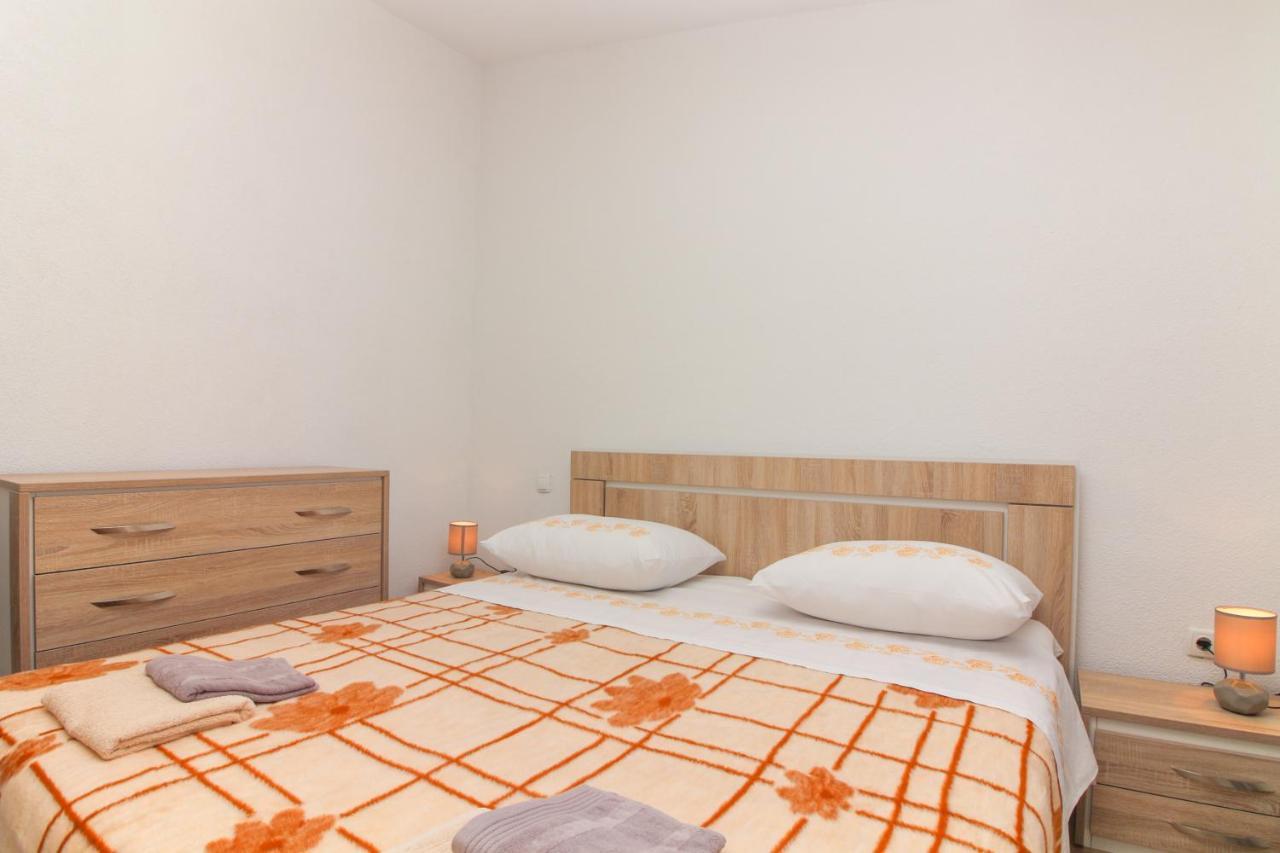 Conte Čikara Apartment Saricevi Exterior foto