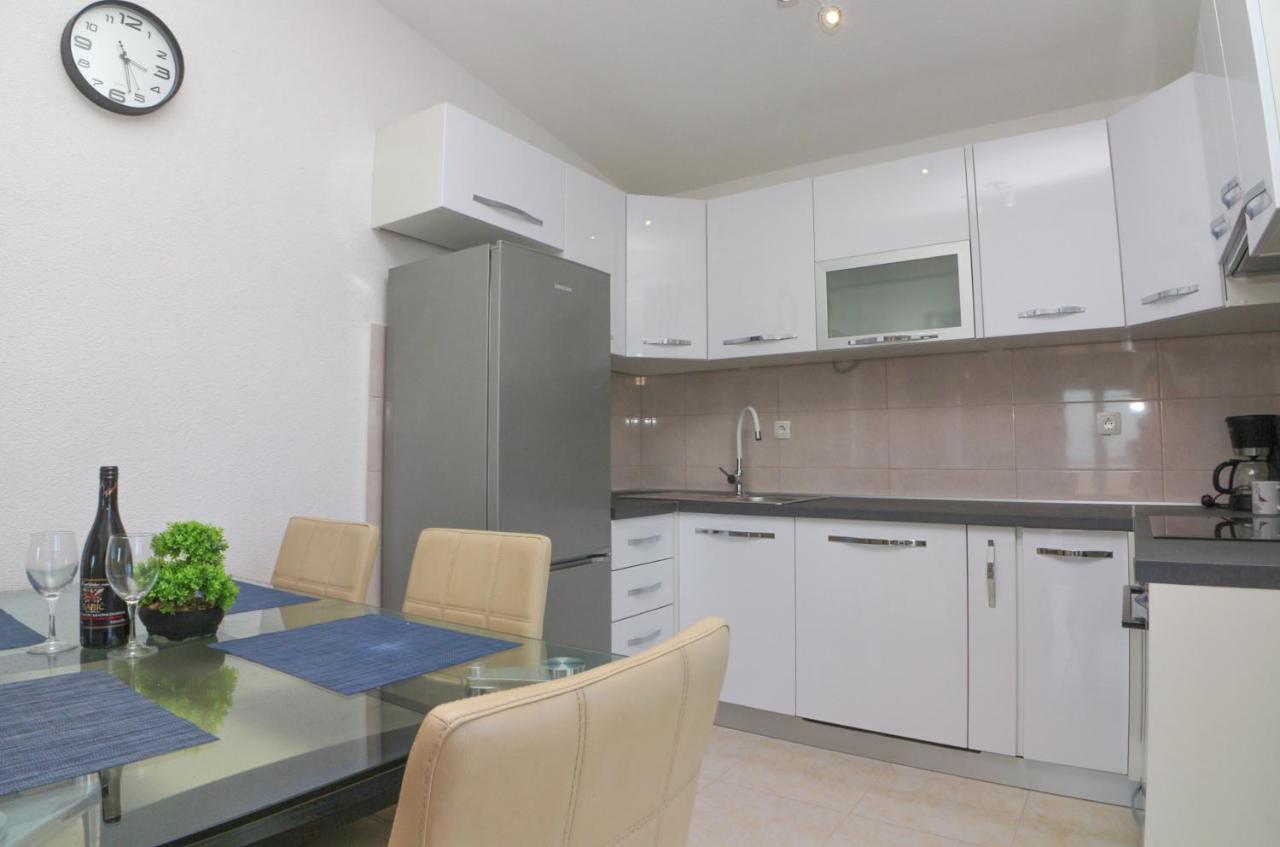 Conte Čikara Apartment Saricevi Exterior foto