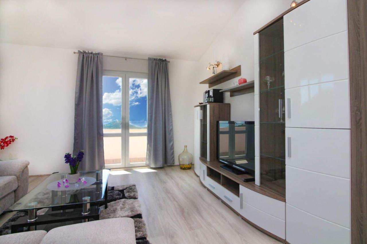 Conte Čikara Apartment Saricevi Exterior foto